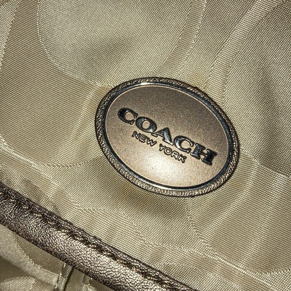 Coach 2piece - Picture 12 of 12